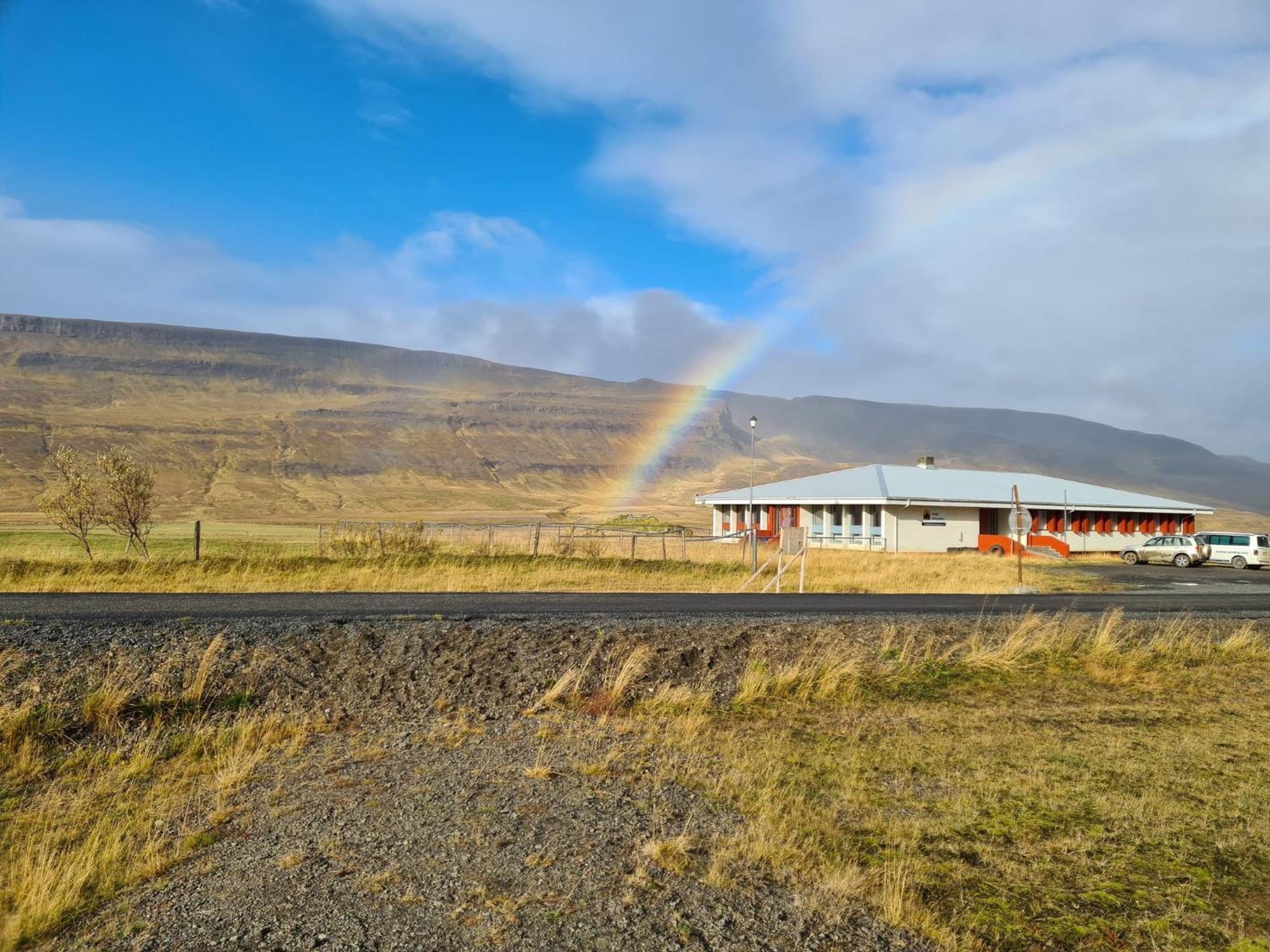 Hotel Hvitserkur Хваммстанги Экстерьер фото